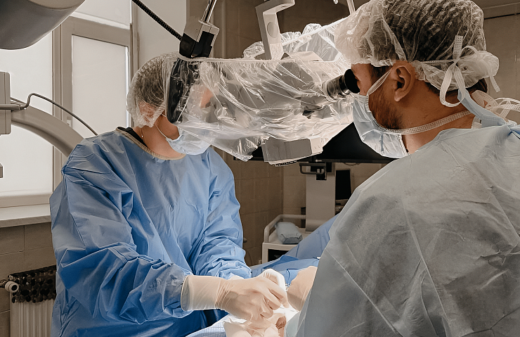 В Клинике СПбГУ начали выполнять микрохирургическую варикоцелэктомию под операционным микроскопом