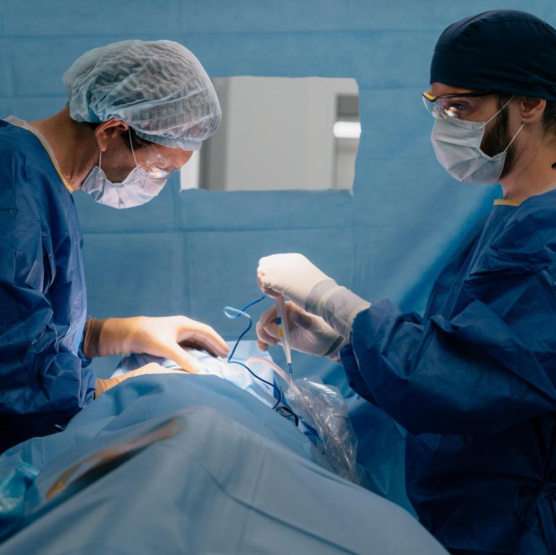 Кафедру травматологии и ортопедии Клиники СПбГУ переименовали в честь профессора Эдуарда Владимировича Ульриха