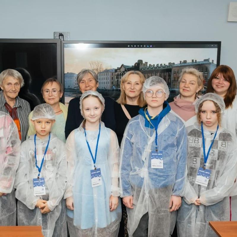 «Маленький доктор»: воспитанники детского дома попробовали себя в медицинской профессии
