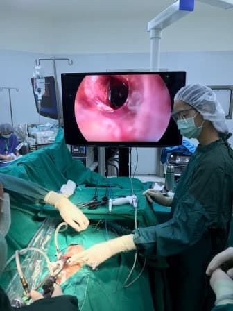 С 19 по 23 февраля сотрудники отделения эндокринной хирургии клиники побывали на стажировке в клинике Police General Hospital (Бангкок) и познакомились с новой методикой удаления щитовидной железы без рубца на коже