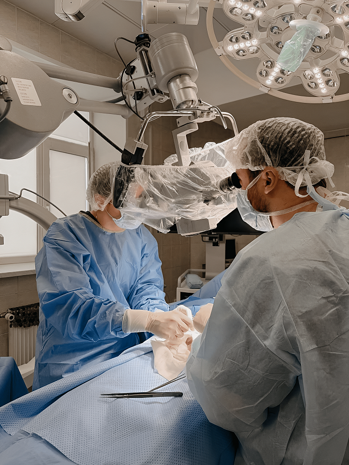 Микрохирургическая варикоцелэктомия под операционным микроскопом